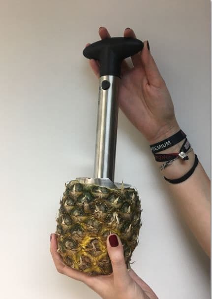 Este Halloween cambia las calabazas por las piñas