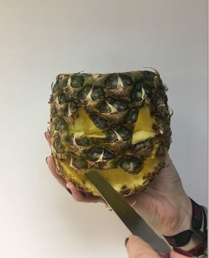 Este Halloween cambia las calabazas por las piñas