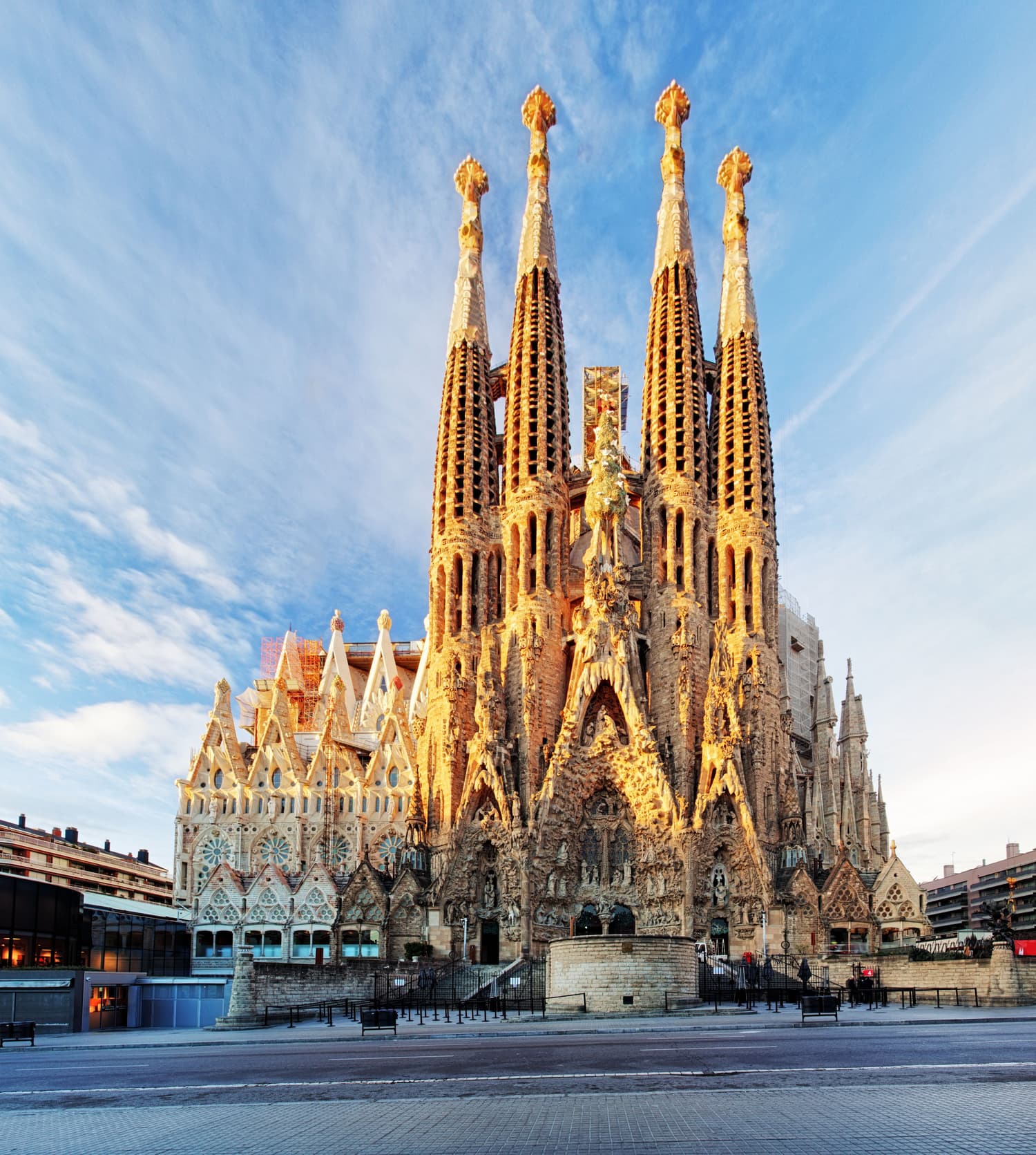 https://special-belief-3bc2ccab26.media.strapiapp.com/sagrada_Familia_f21be61e73.jpg