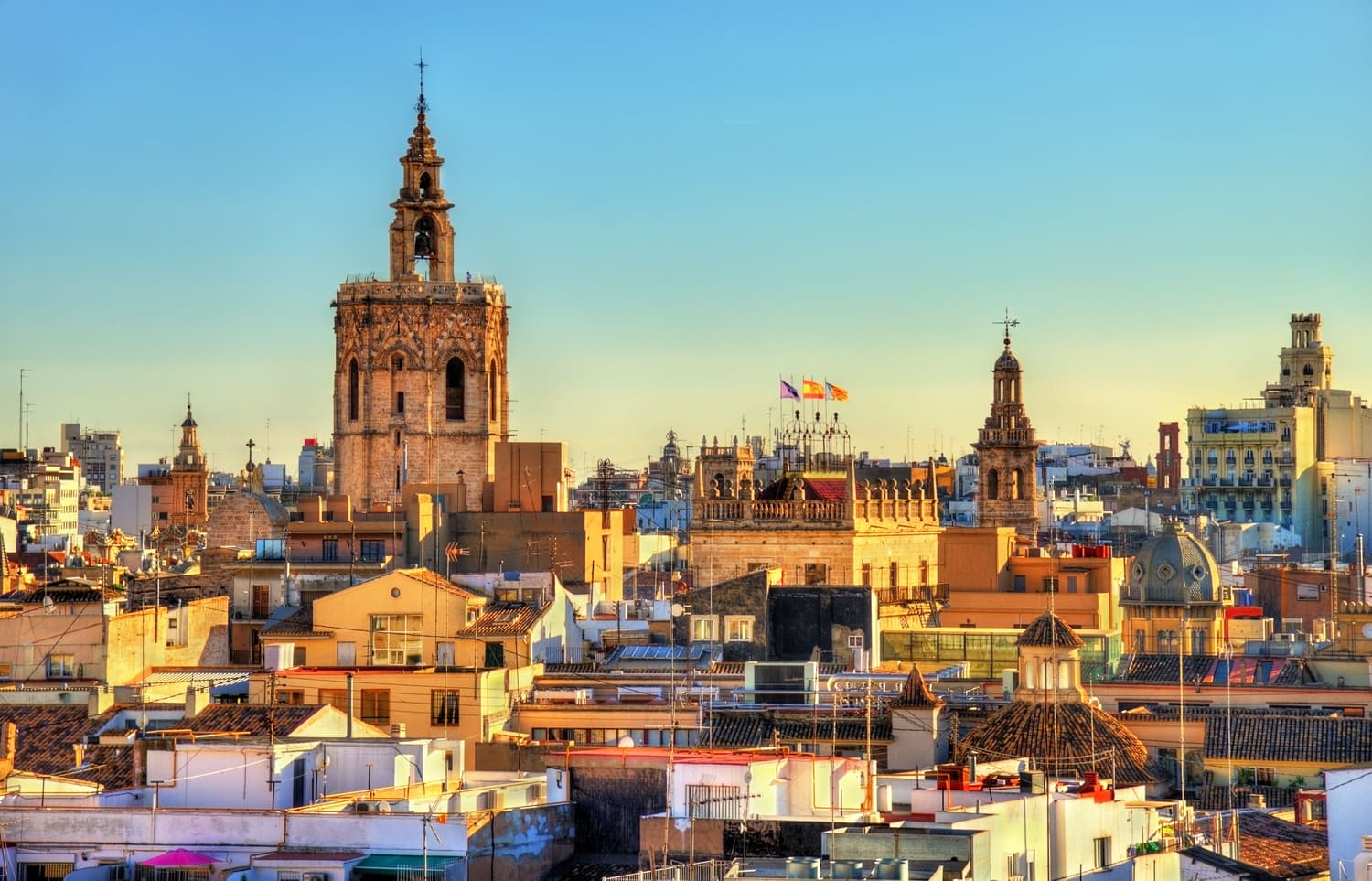 Gestión de alojamientos turísticos en Valencia. Más allá de la paella.