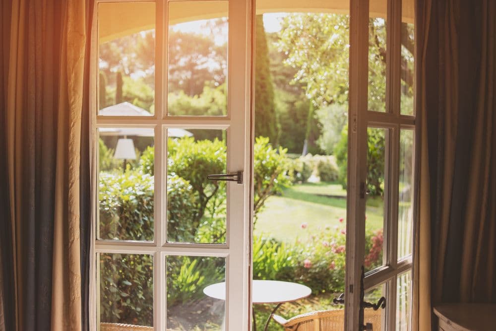 Cómo preparar tu vivienda para que tus invitados vivan un verano inolvidable