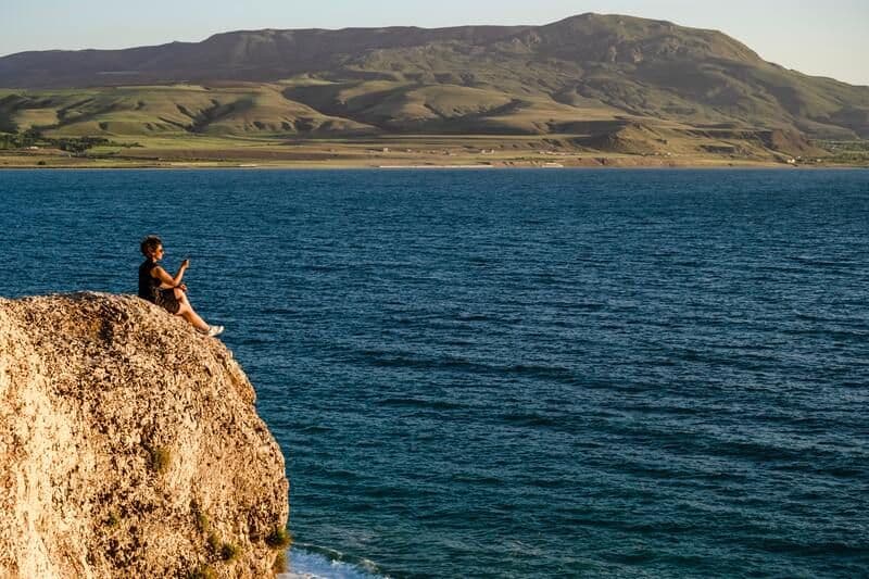 ¿Viajar solo o acompañado?