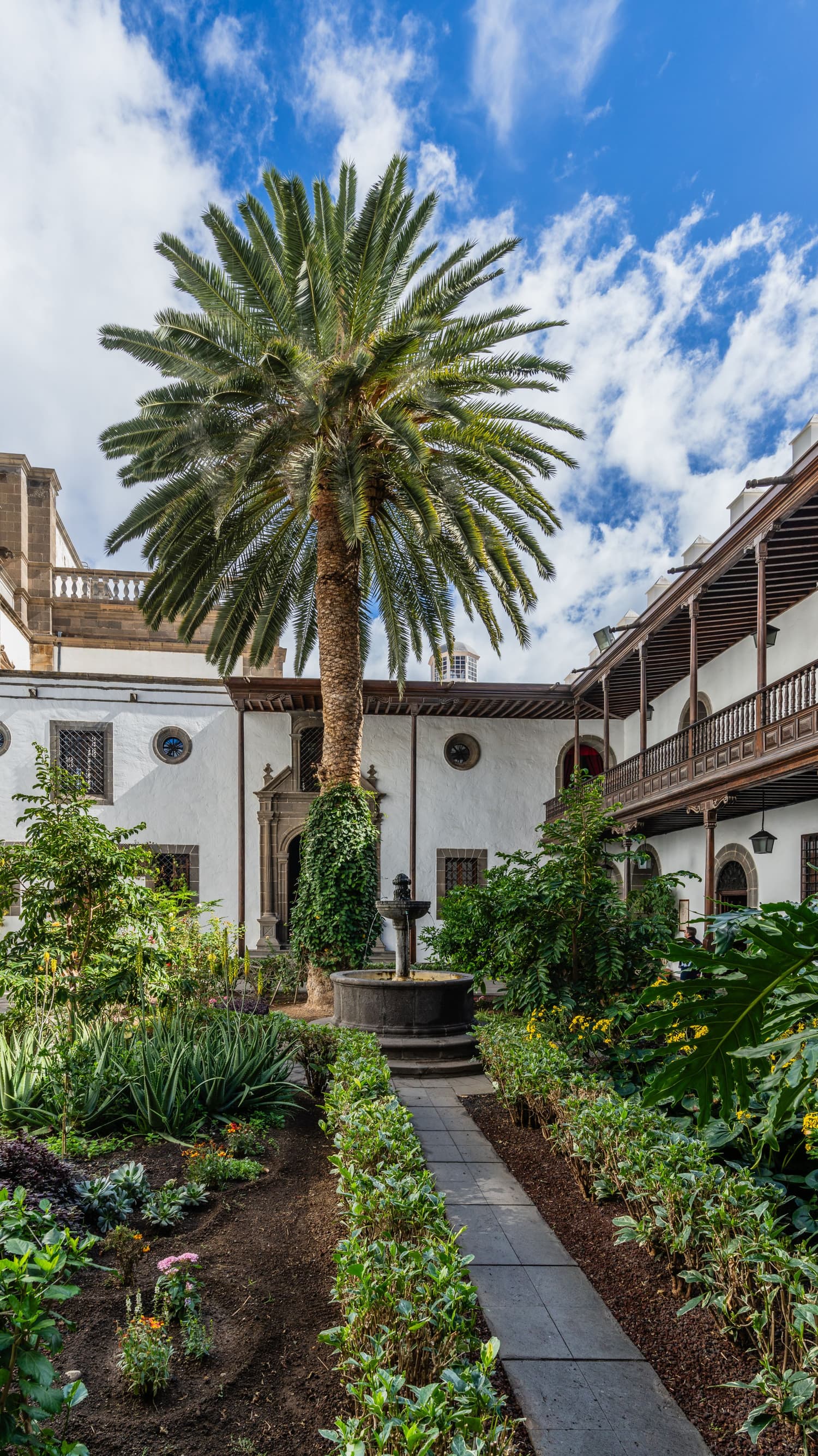 https://storage.googleapis.com/weguest-strapi-uploads/gran_Canaria2_7a34319fe2/gran_Canaria2_7a34319fe2.jpg