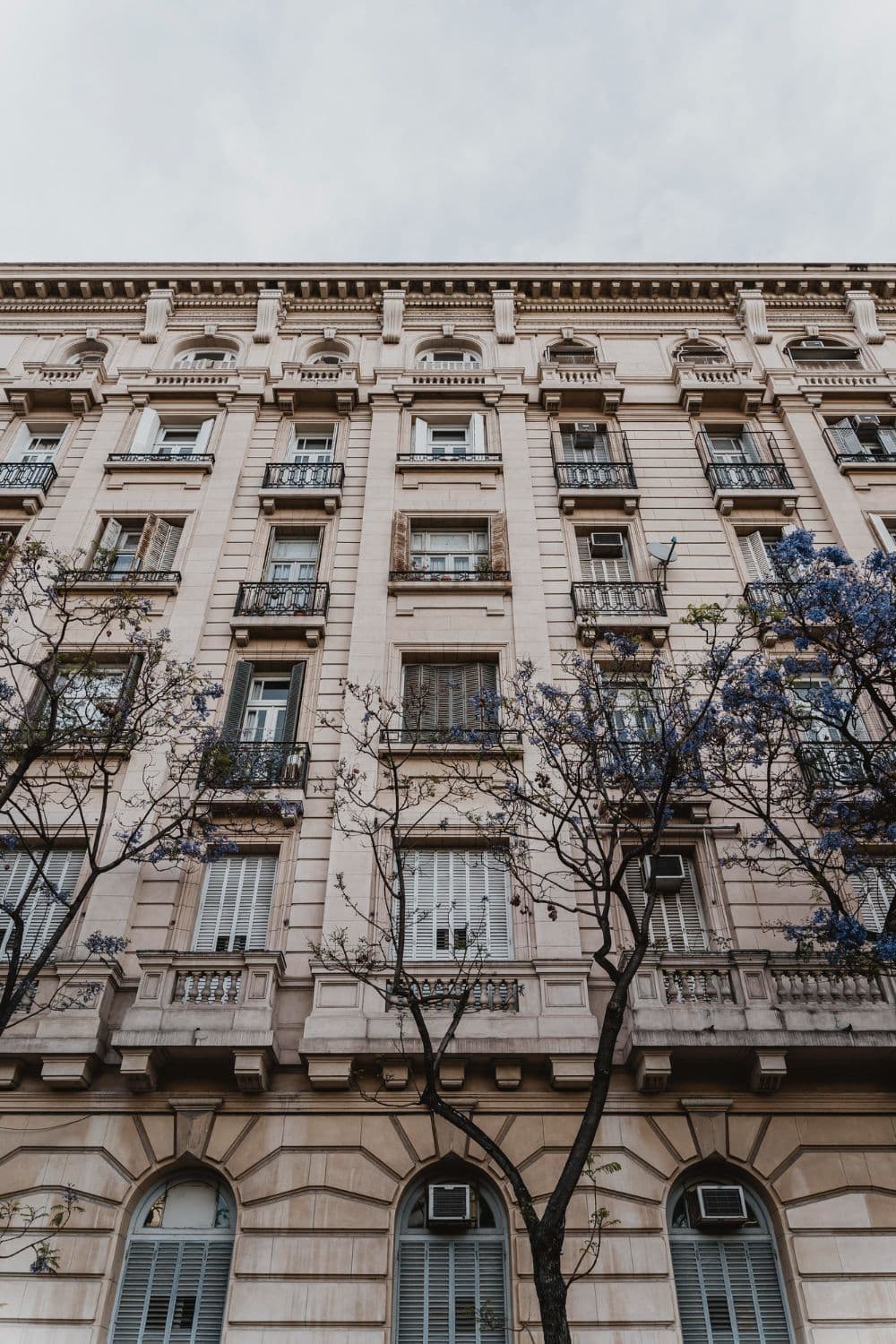 https://storage.googleapis.com/weguest-strapi-uploads/madrid2_e35e27cd9a/madrid2_e35e27cd9a.jpg