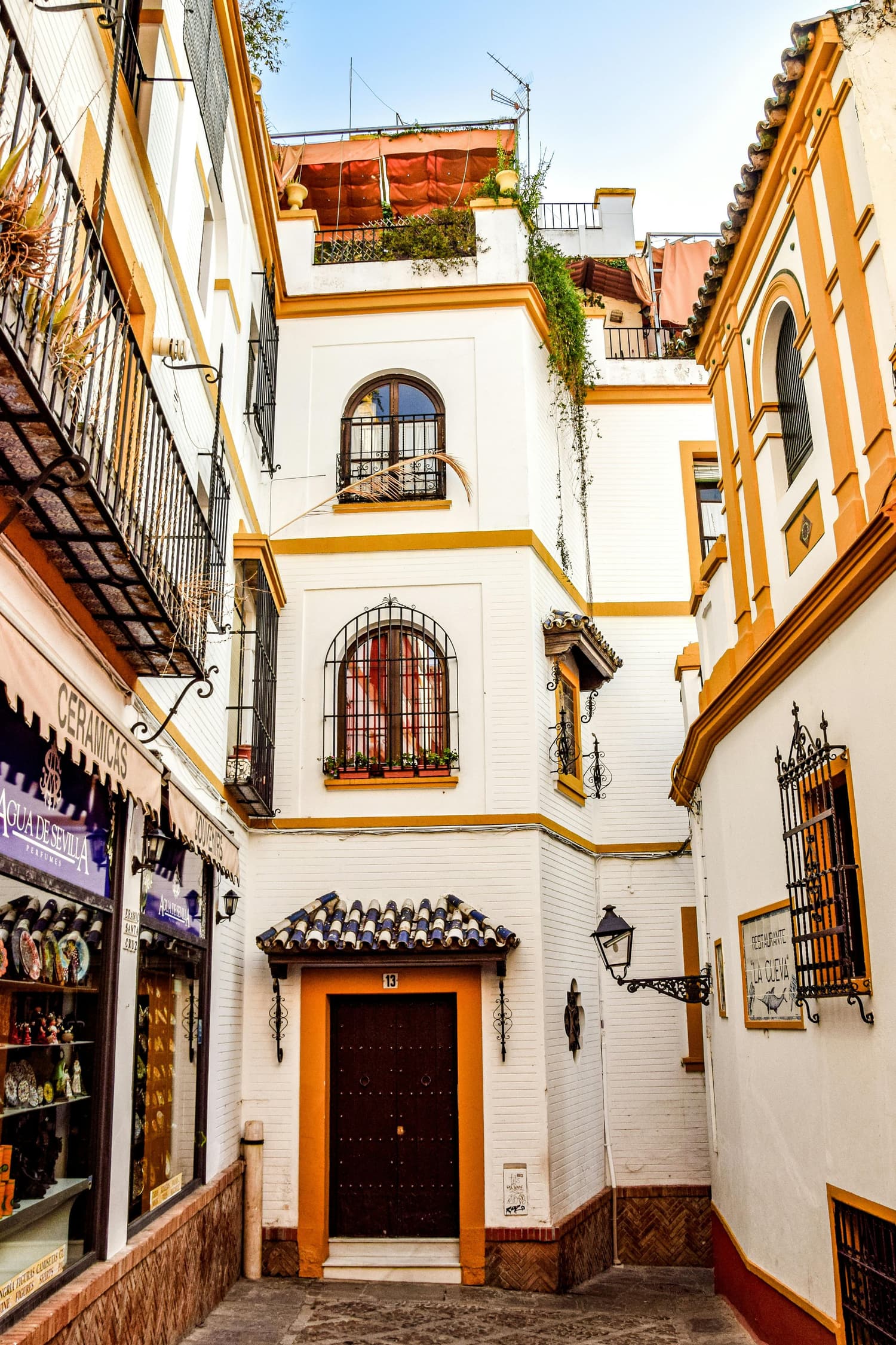 https://storage.googleapis.com/weguest-strapi-uploads/malaga2_c9ba01ded3/malaga2_c9ba01ded3.jpg