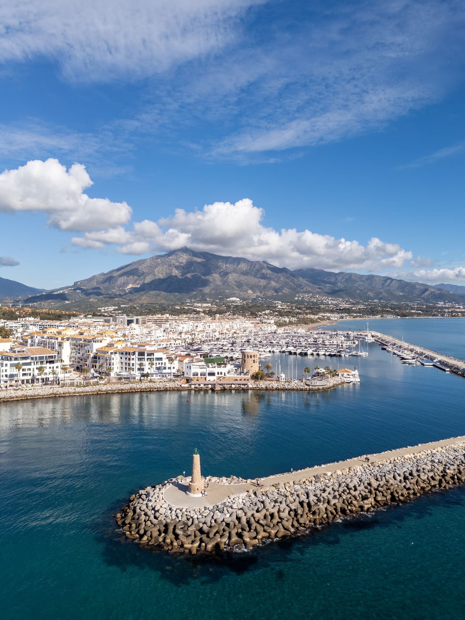 https://storage.googleapis.com/weguest-strapi-uploads/marbella1_0bcdf56516/marbella1_0bcdf56516.jpg