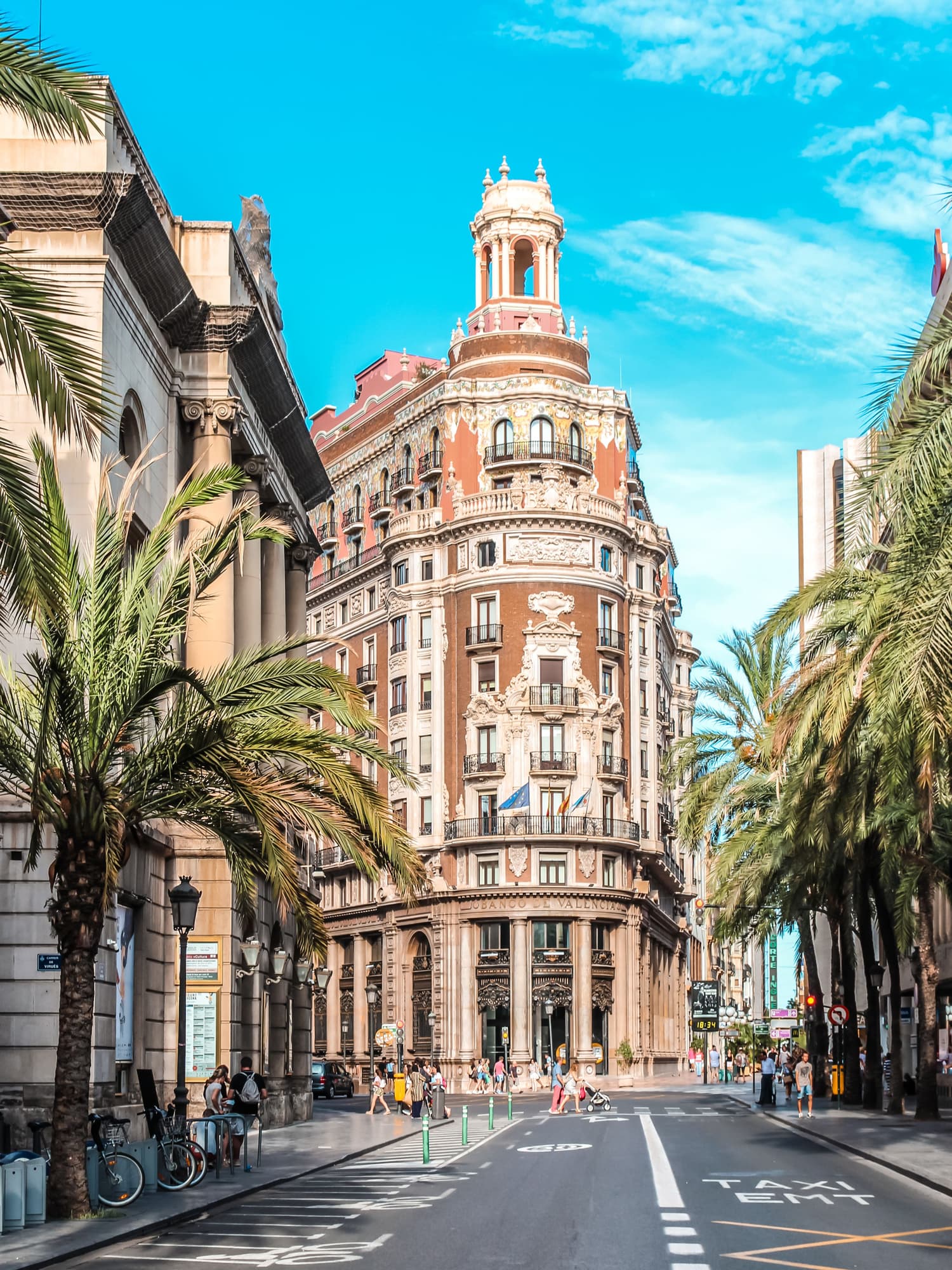 https://storage.googleapis.com/weguest-strapi-uploads/valencia1_43c22725df/valencia1_43c22725df.jpg